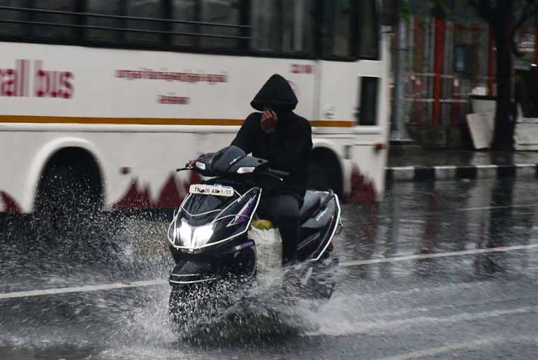 Torrential Rainfall Hits Chennai and Surrounding Areas, Causing Disruption